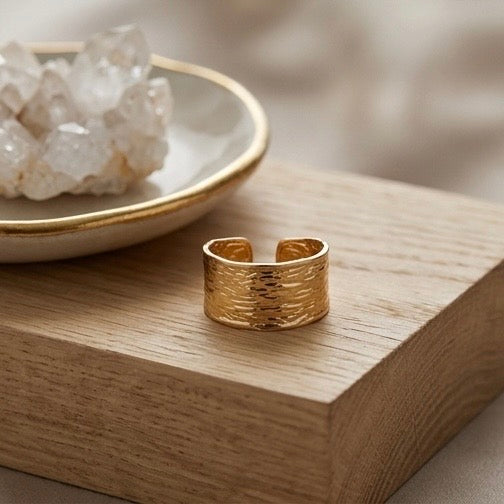 Adjustable Stainless Steel Women Rings Gold Plated 18k Anti Tarnishing (Free Size)