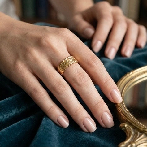 Adjustable Stainless Steel Women Rings Gold Plated 18k Anti Tarnishing (Free Size)
