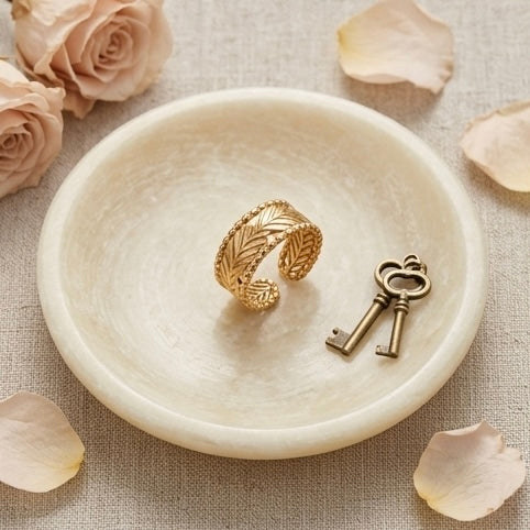Adjustable Stainless Steel Women Rings Gold Plated 18k Anti Tarnishing (Free Size)