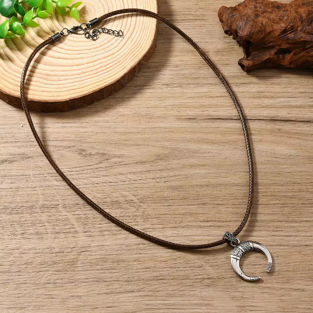 Vintage Look Necklace for Men with Arc Pendant