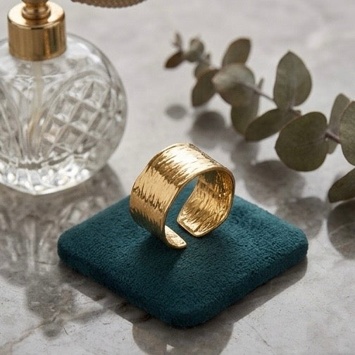 Adjustable Stainless Steel Women Rings Gold Plated 18k Anti Tarnishing (Free Size)