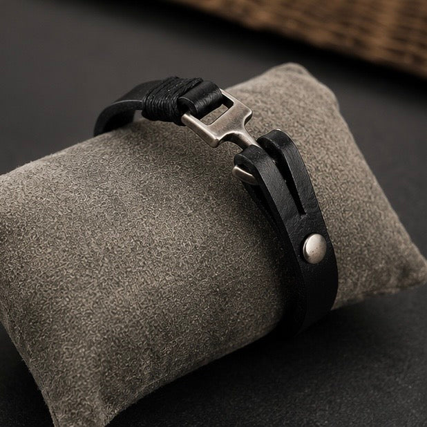 Alloy Cuff Anchor Lock Design Leather Bracelets