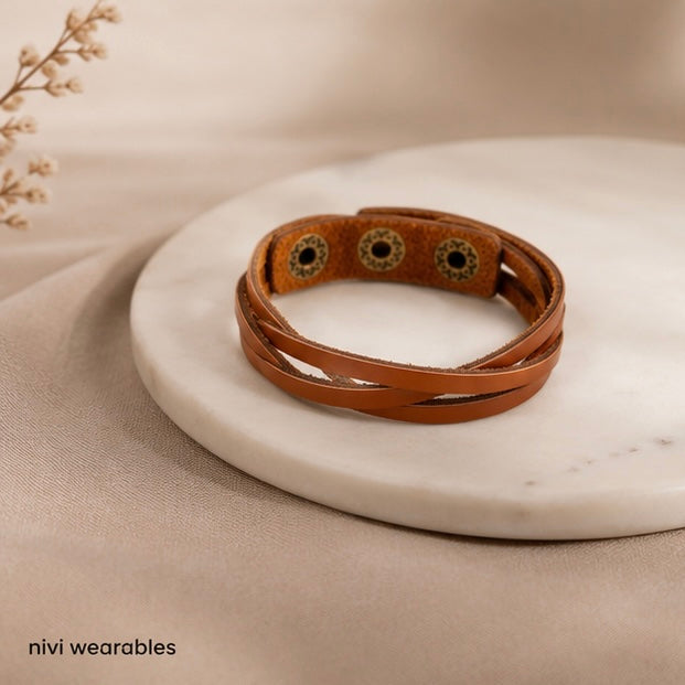 Crossing Band Design Leather Bracelet