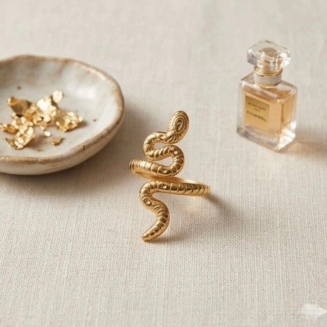 Adjustable Stainless Steel Women Rings Gold Plated 18k Anti Tarnishing (Free Size)